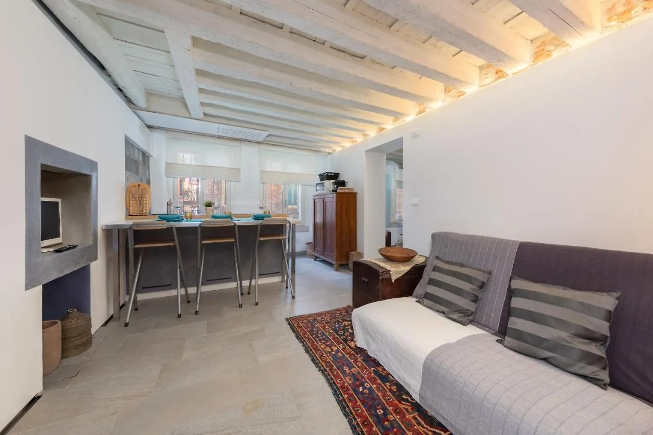 Ramo Del Teatro Canal View Apartment Venice