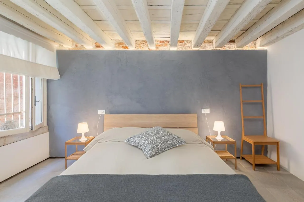 Ramo Del Teatro Canal View Apartment Venice