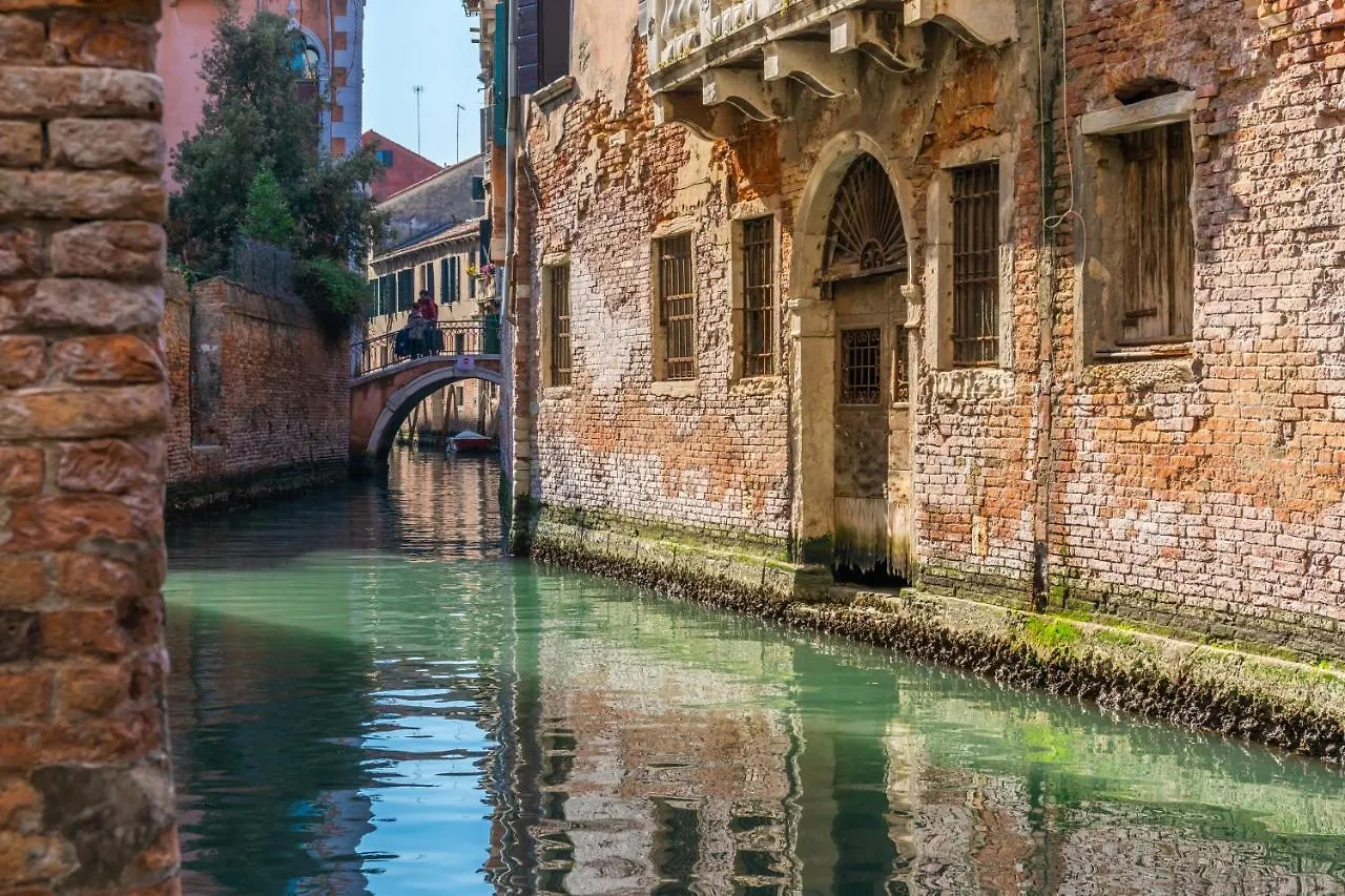 Ramo Del Teatro Canal View Apartment Venice