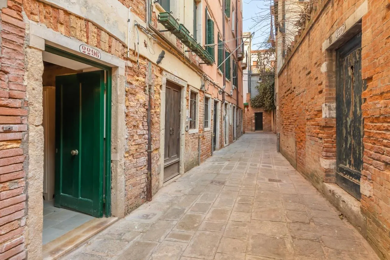 Ramo Del Teatro Canal View Apartment Venice